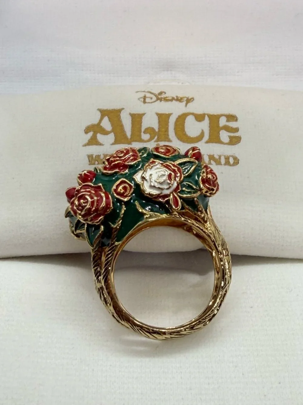 Rocklove Disney Alice in Wonderland Painting the Roses Red Ring 7